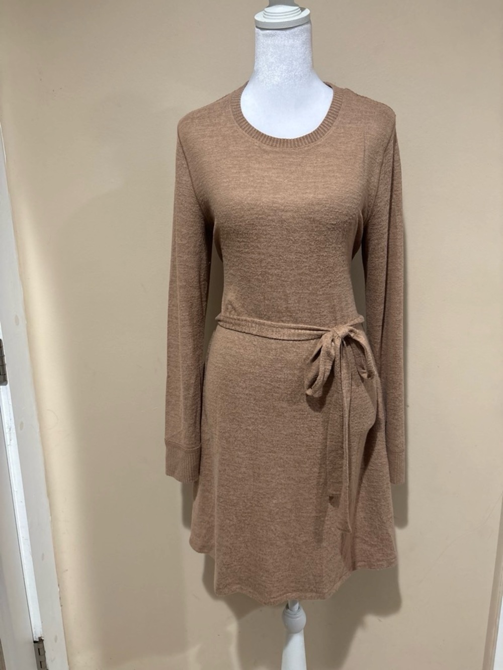 Abercrombie & Fitch Long-Sleeve Knit Dress in Camel Brown